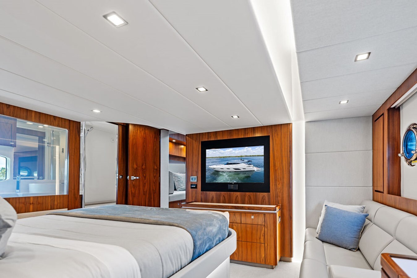 2022-riviera-60-242c98