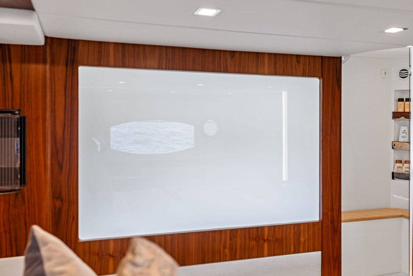 2022-riviera-60-242c98