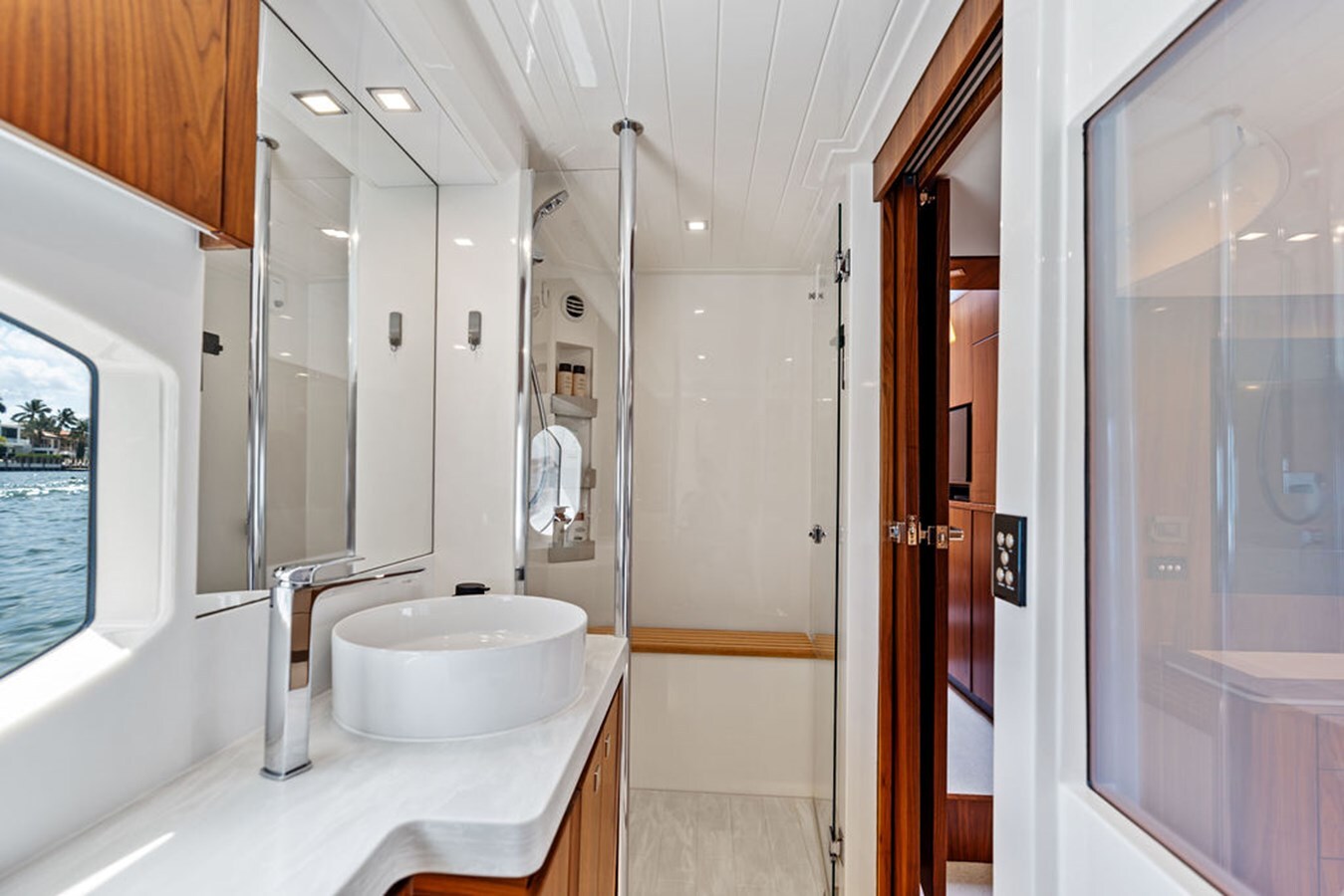 2022-riviera-60-242c98