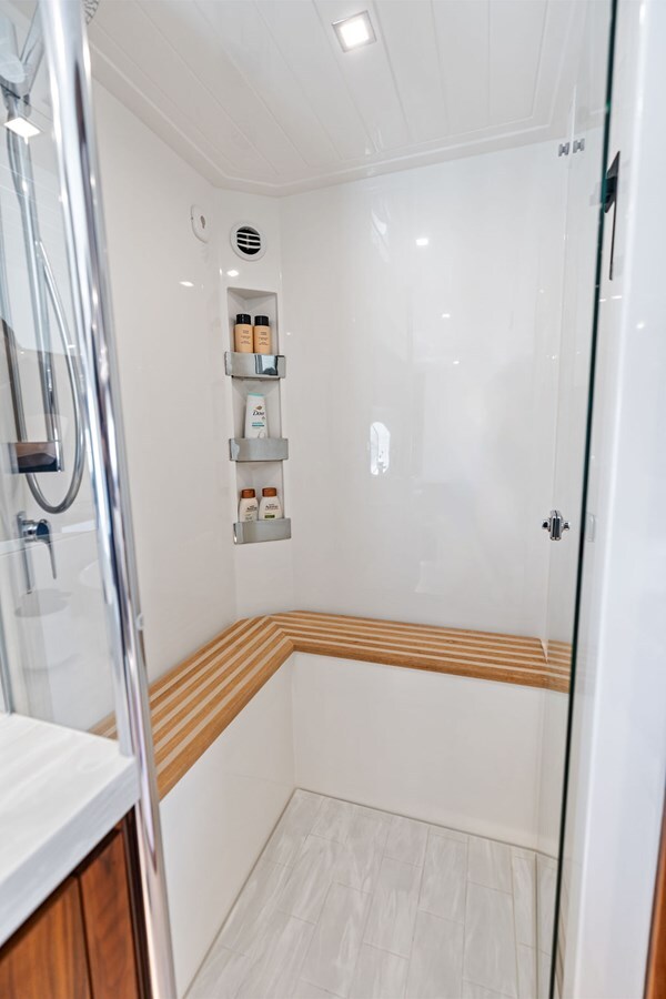 2022-riviera-60-242c98