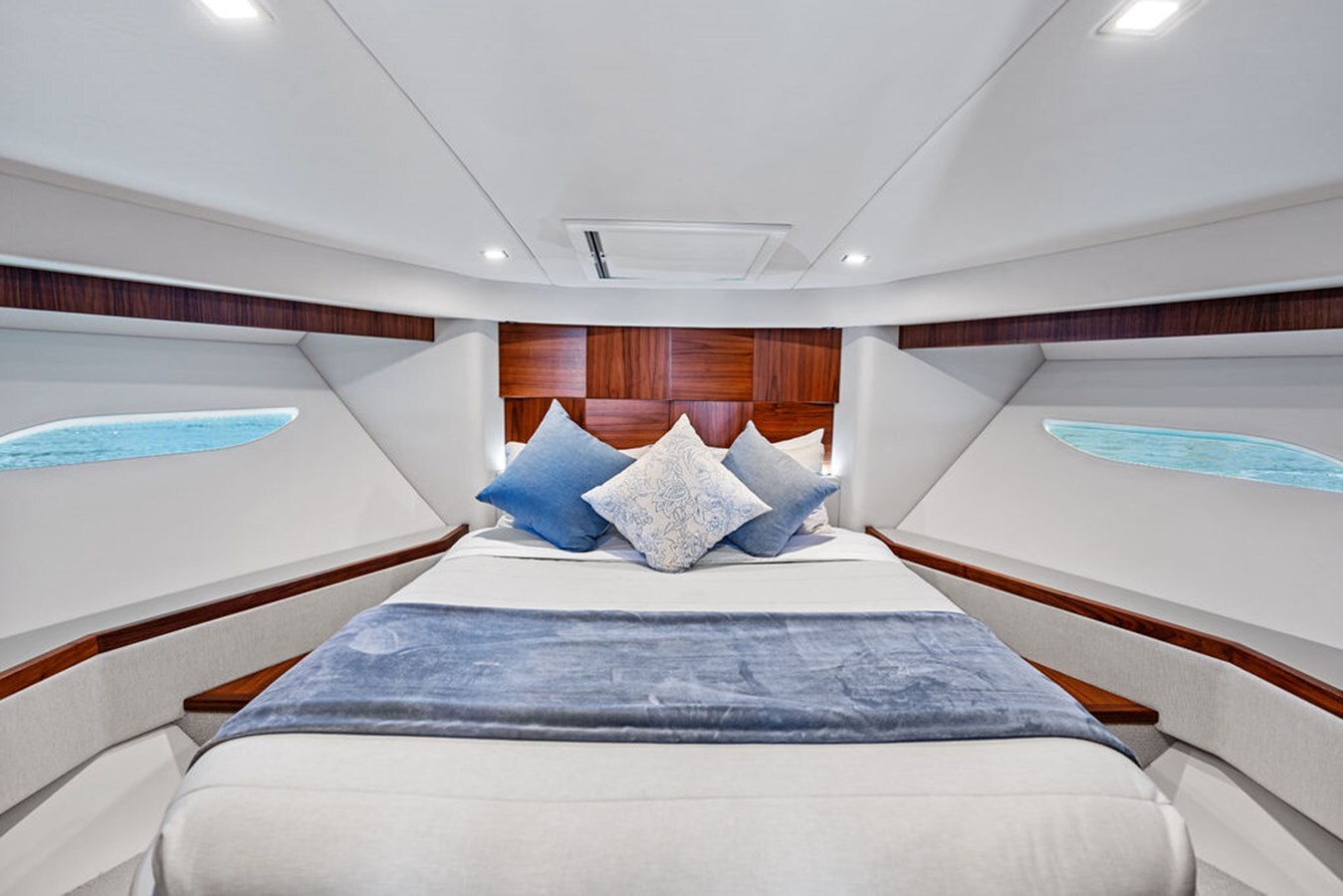 2022-riviera-60-242c98