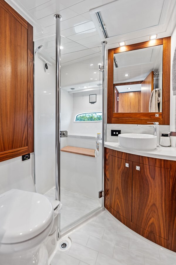 2022-riviera-60-242c98