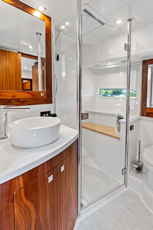 2022-riviera-60-242c98