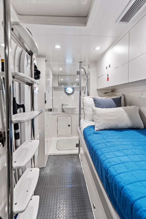 2022-riviera-60-242c98