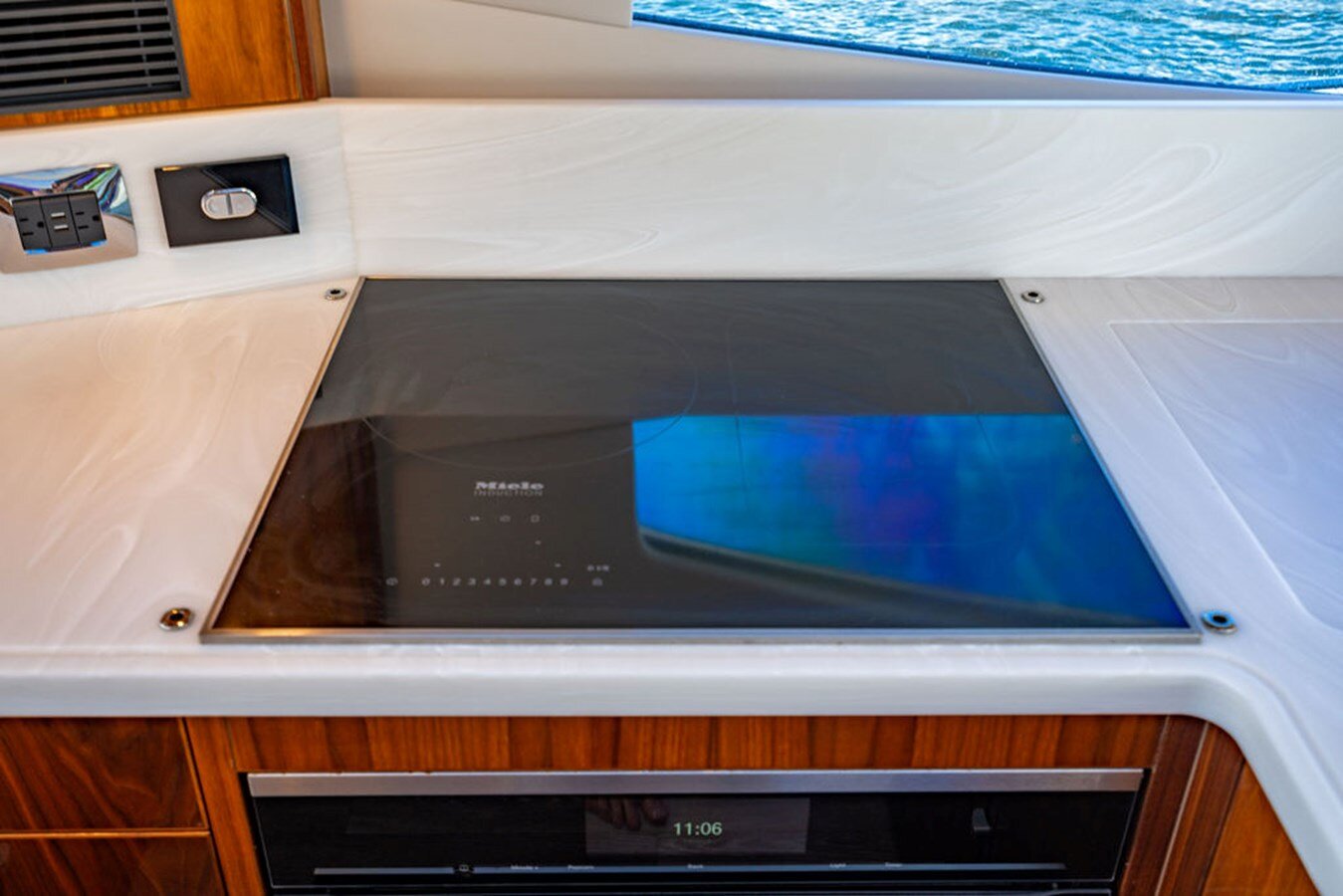 2022-riviera-australia-60-9de0f5