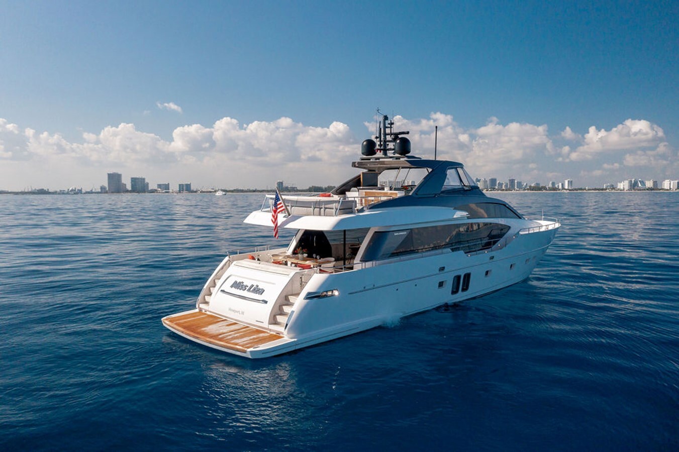 2022-sanlorenzo-87-10-f3c2ed