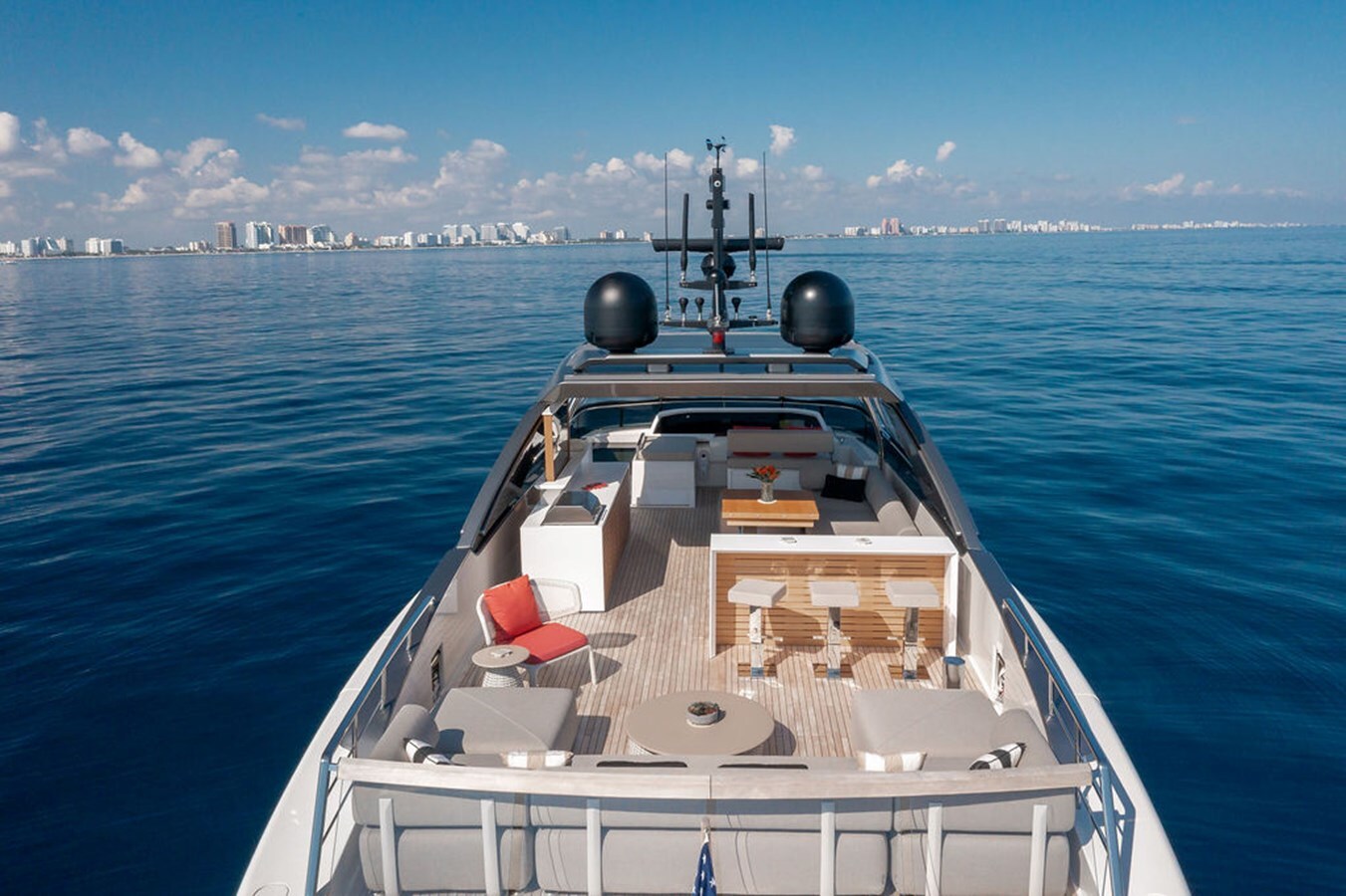 2022-sanlorenzo-87-10-f3c2ed