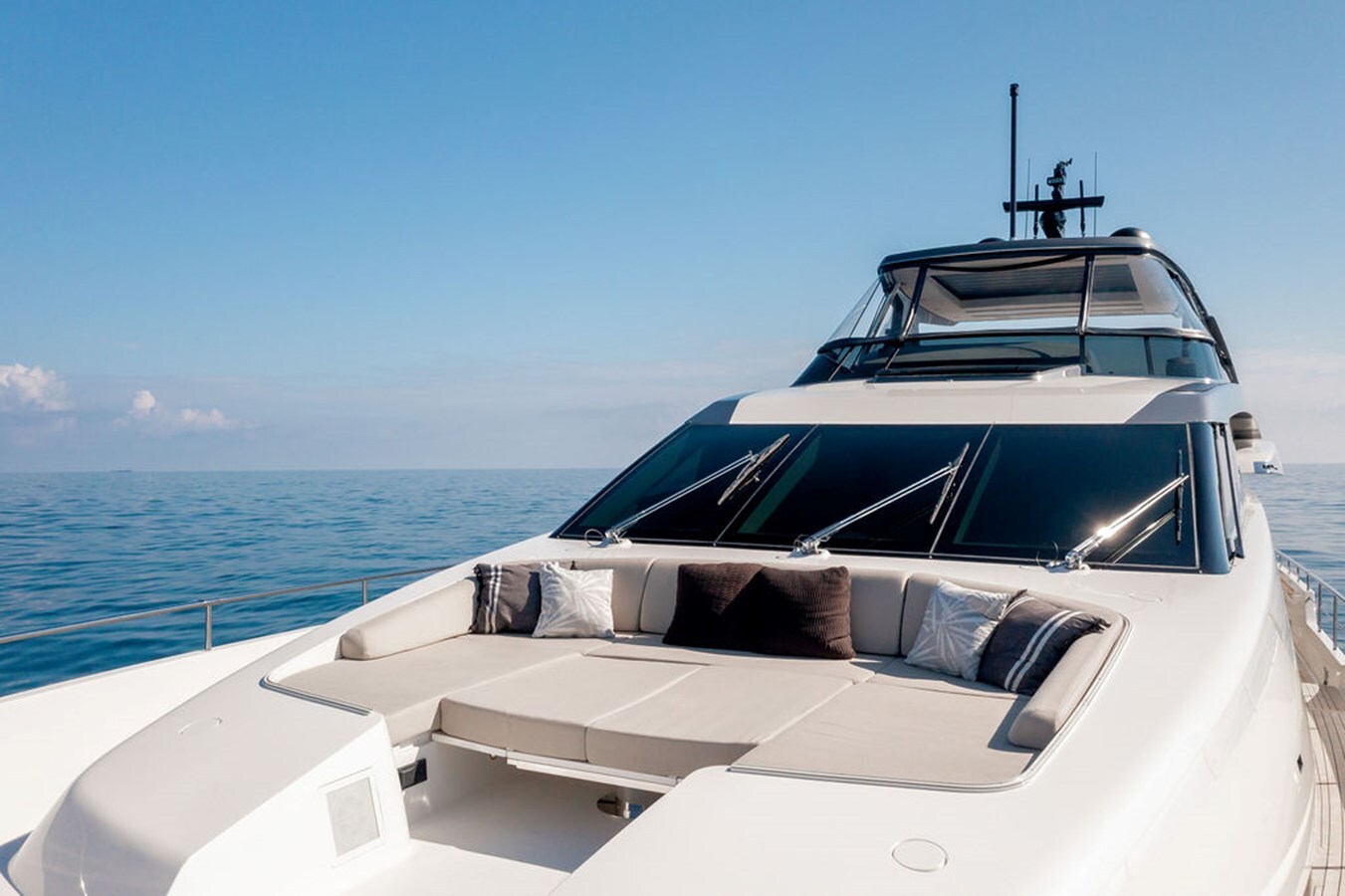 2022-sanlorenzo-87-10-f3c2ed