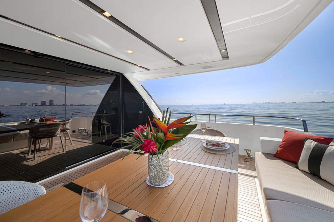 2022-sanlorenzo-87-10-f3c2ed