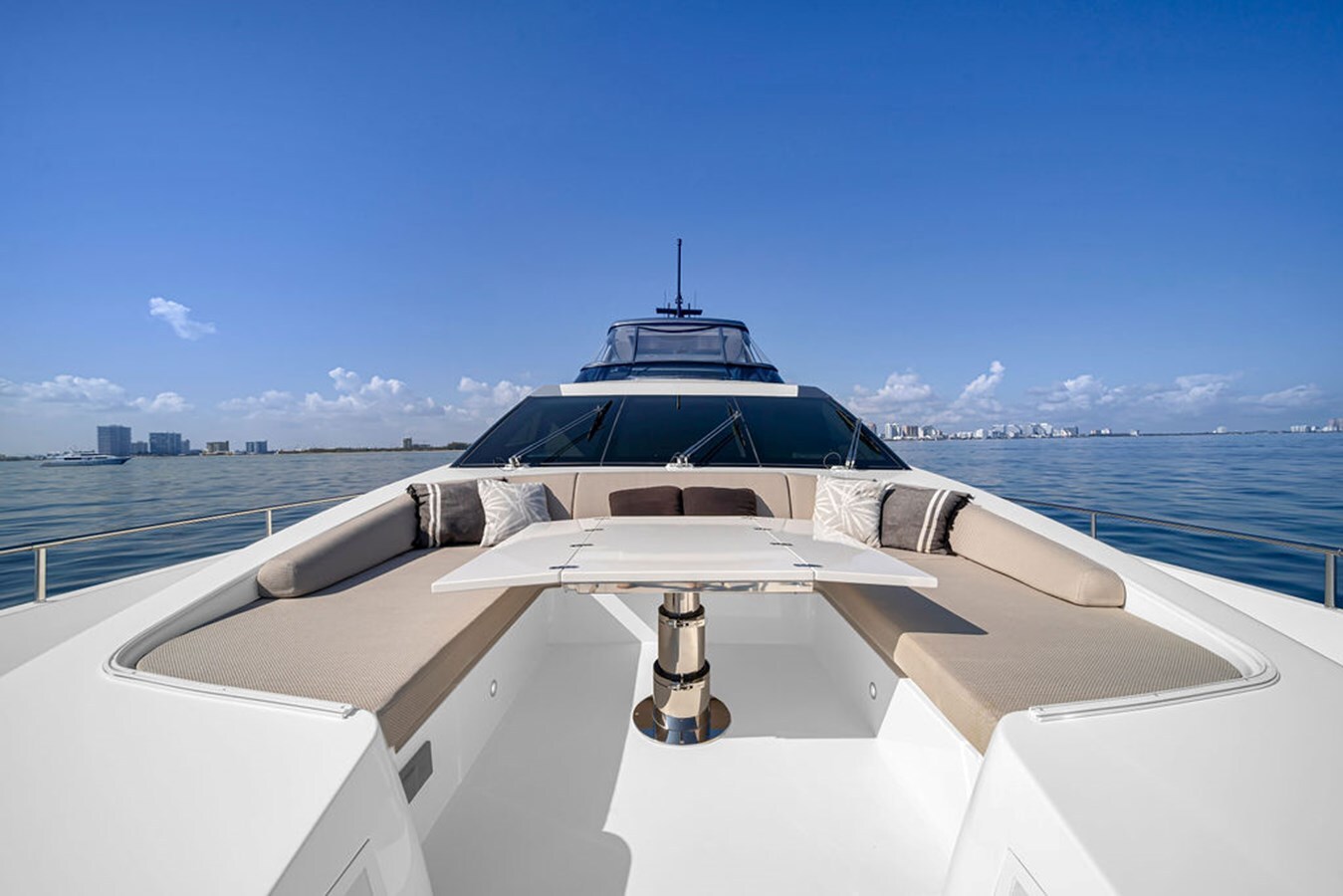 2022-sanlorenzo-87-10-f3c2ed