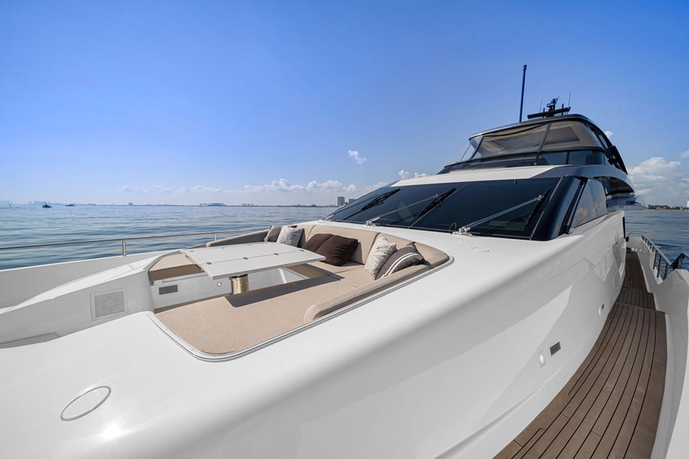 2022-sanlorenzo-87-10-f3c2ed