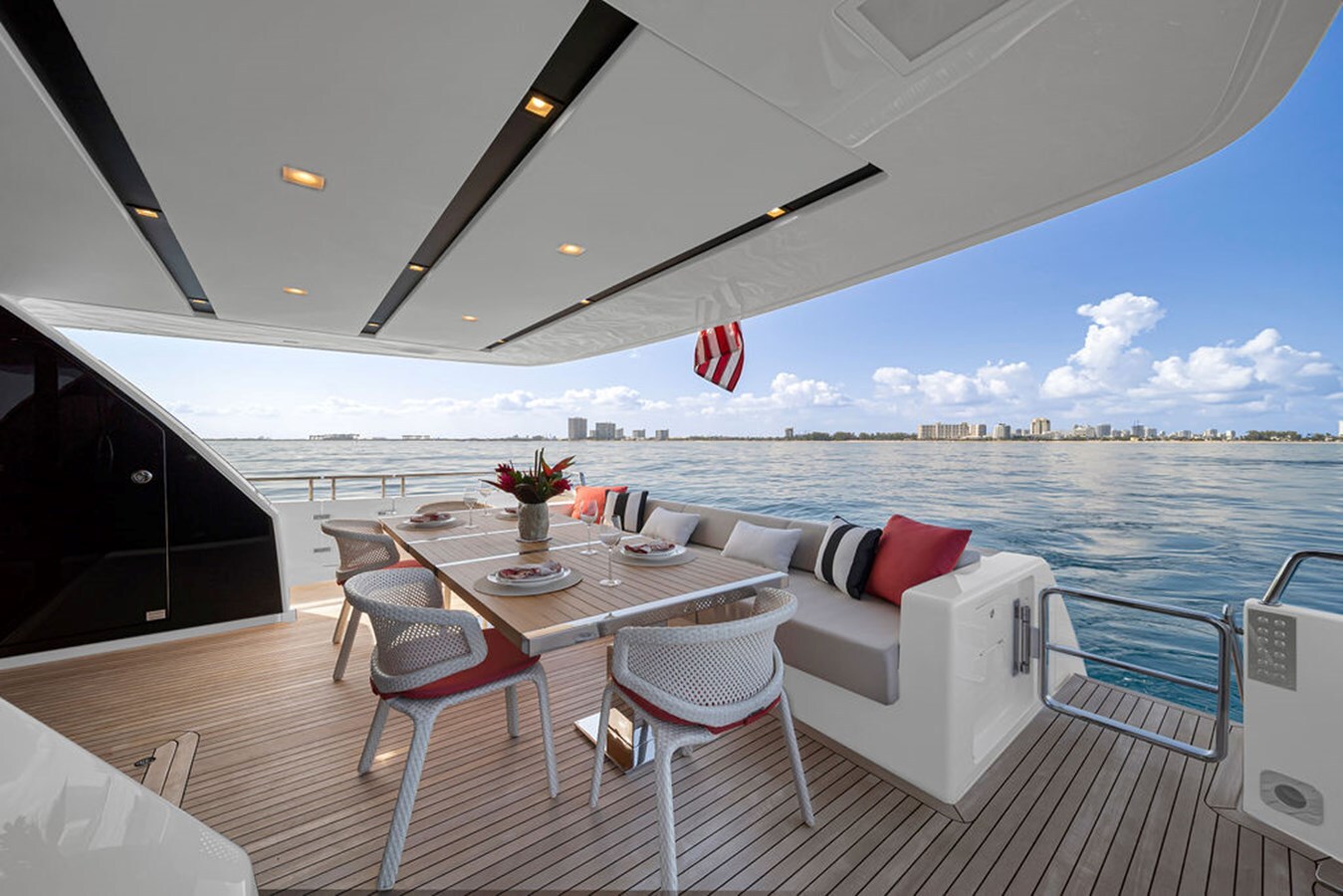 2022-sanlorenzo-87-10-f3c2ed