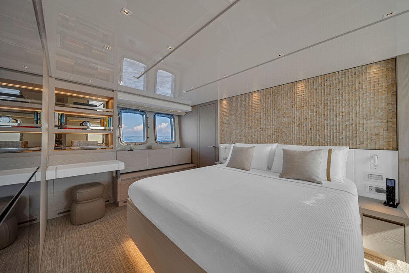 2022-sanlorenzo-87-10-f3c2ed