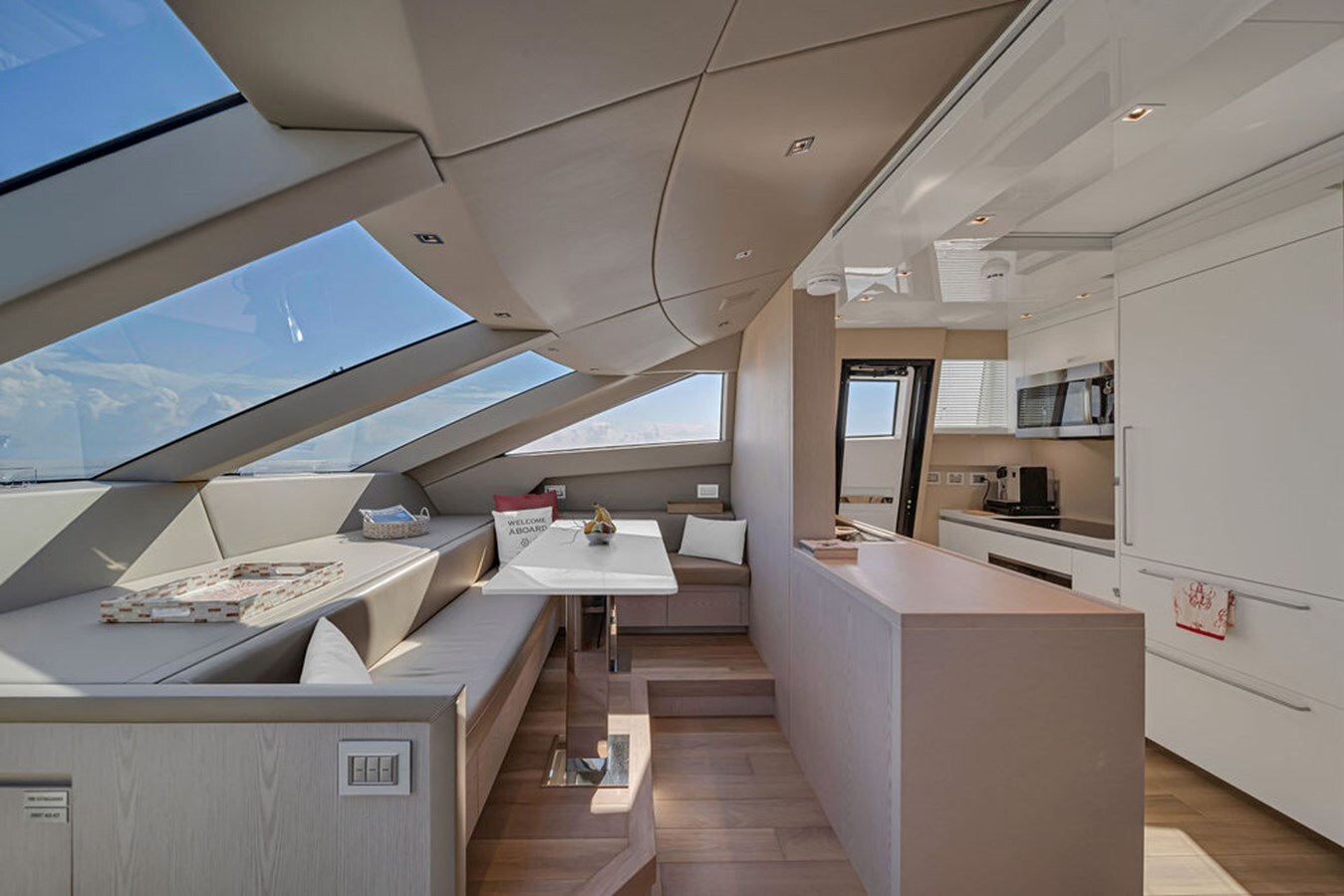 2022-sanlorenzo-87-10-f3c2ed