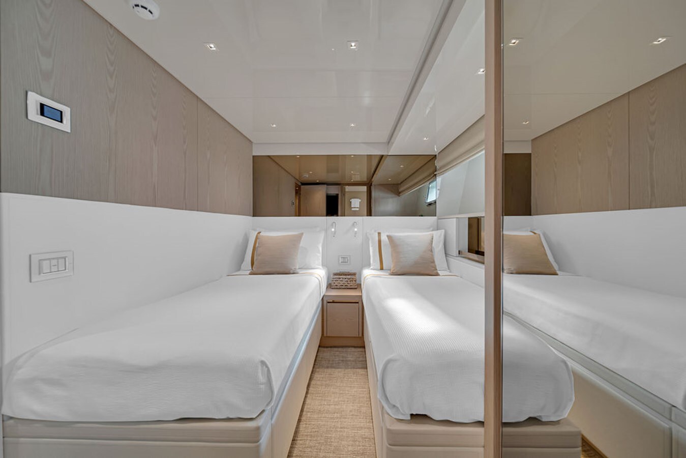 2022-sanlorenzo-87-10-f3c2ed