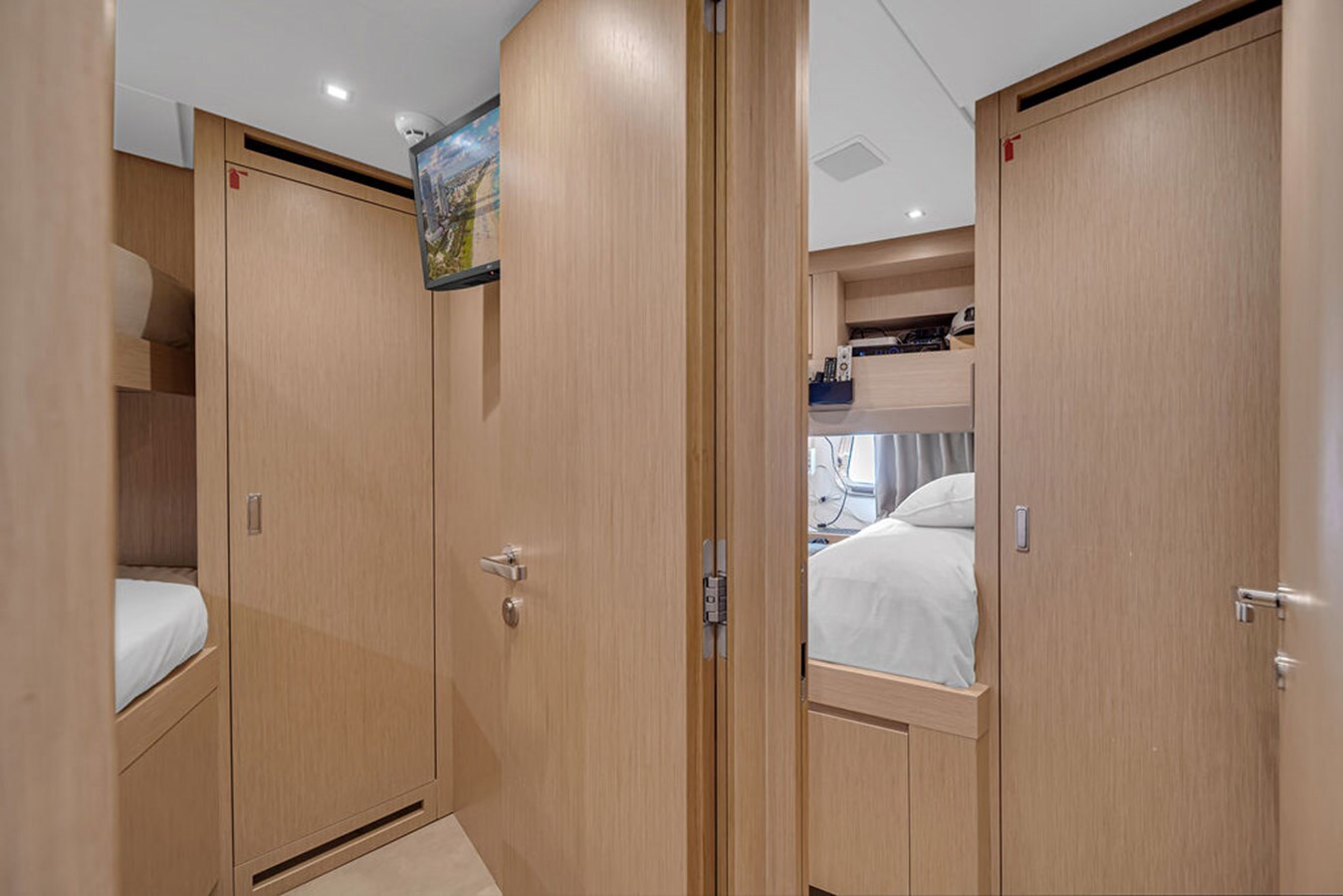 2022-sanlorenzo-87-10-f3c2ed