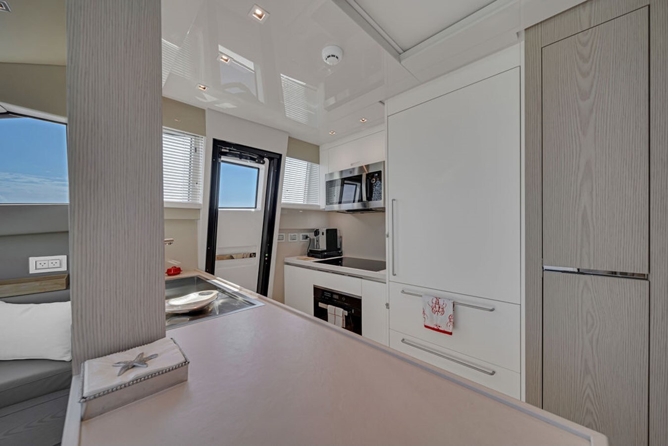 2022-sanlorenzo-87-10-f3c2ed