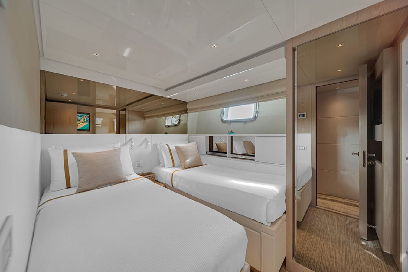 2022-sanlorenzo-87-10-f3c2ed