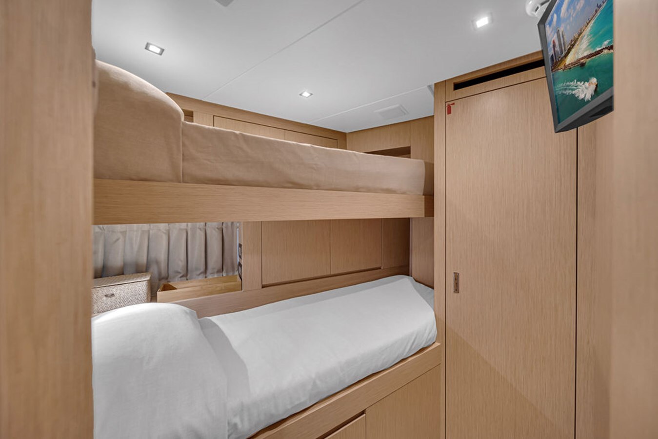 2022-sanlorenzo-87-10-f3c2ed