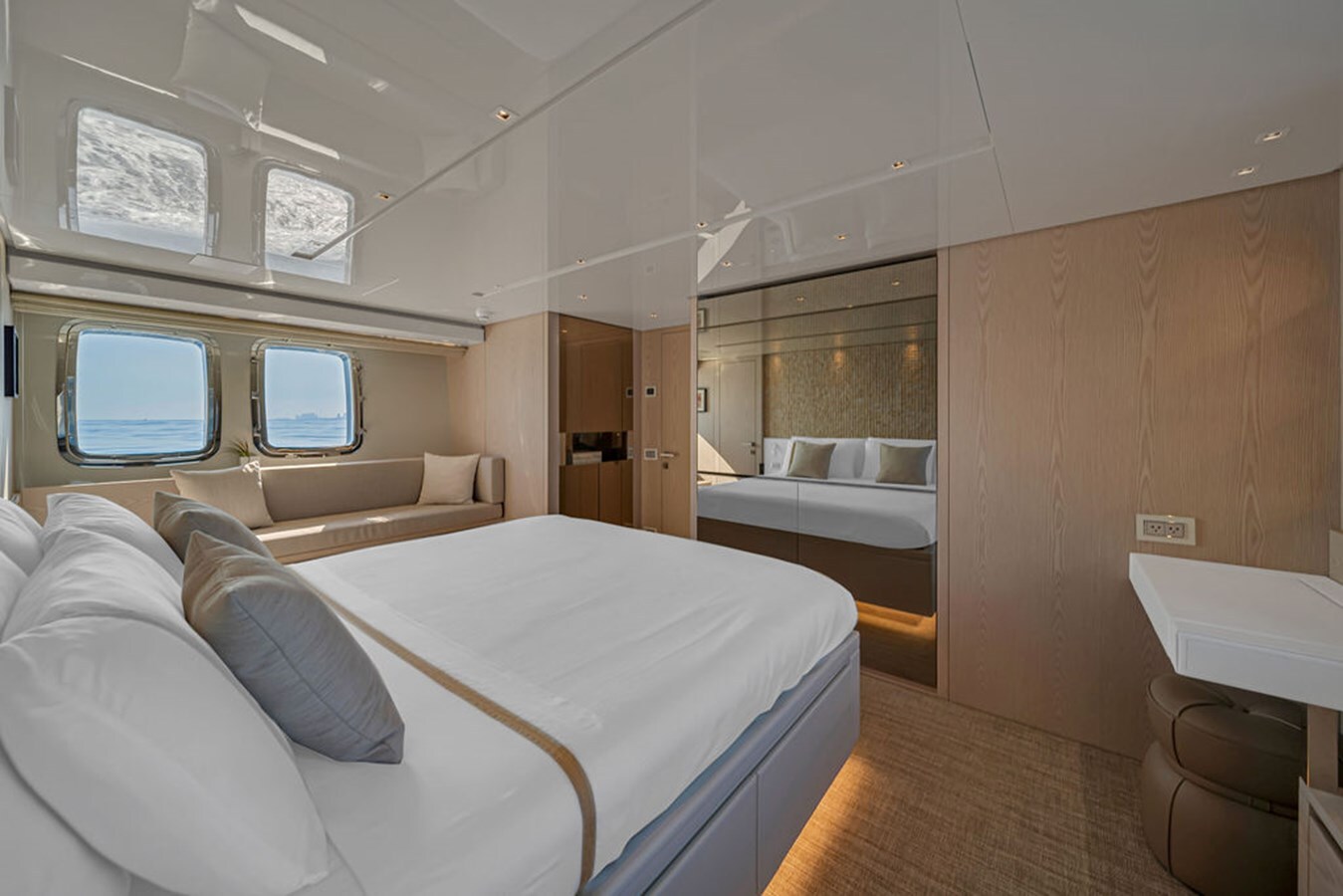 2022-sanlorenzo-87-10-f3c2ed