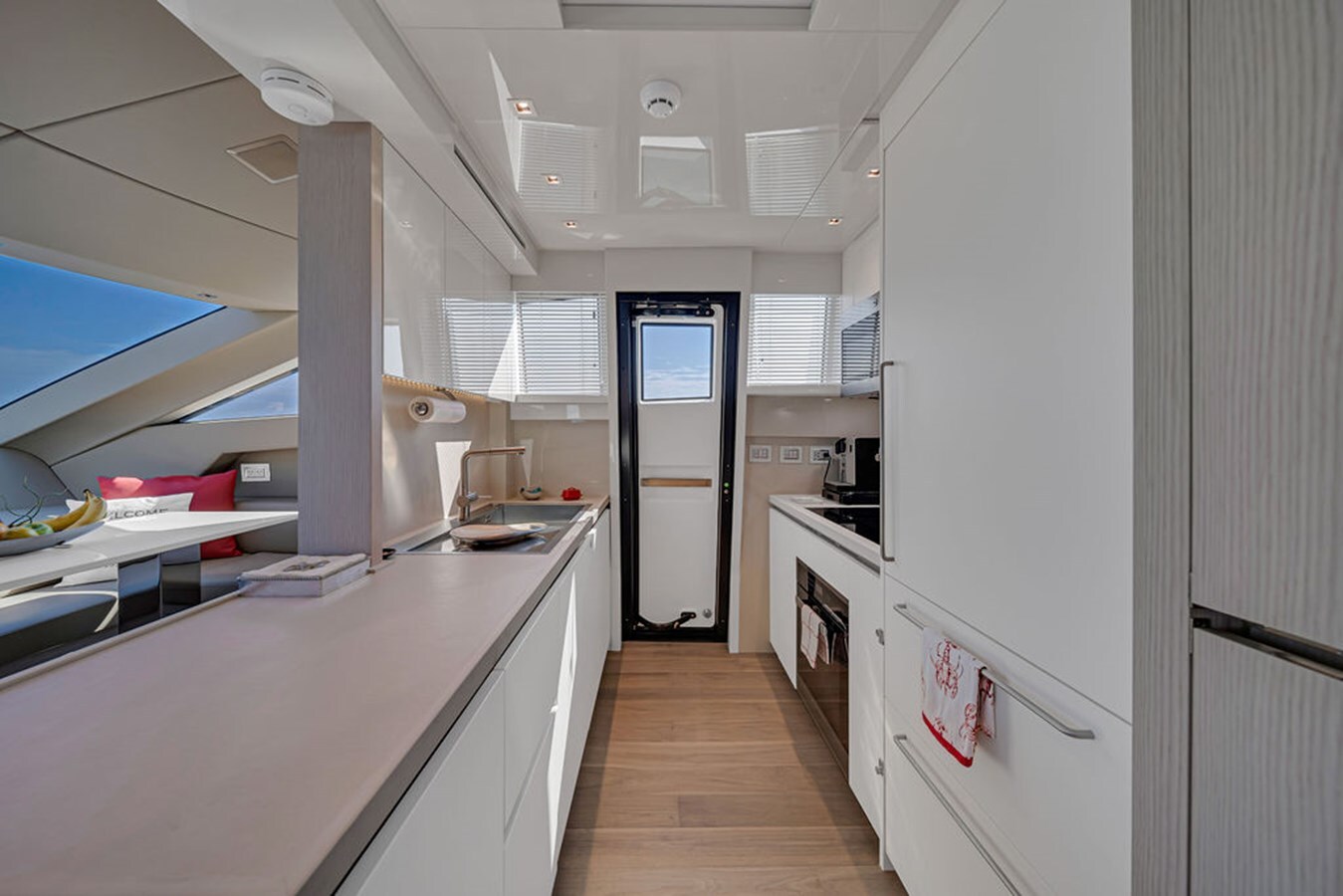 2022-sanlorenzo-87-10-f3c2ed