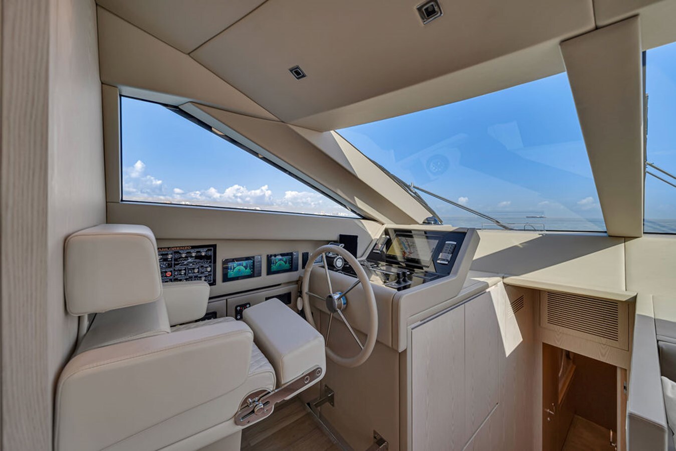 2022-sanlorenzo-87-10-f3c2ed