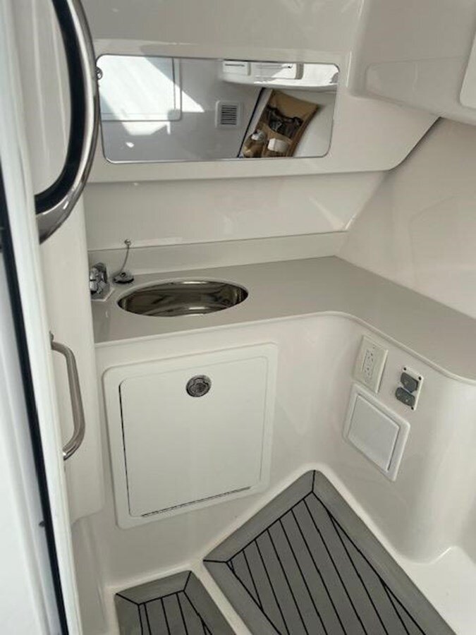 2022-southport-boatworks-33-dd3773