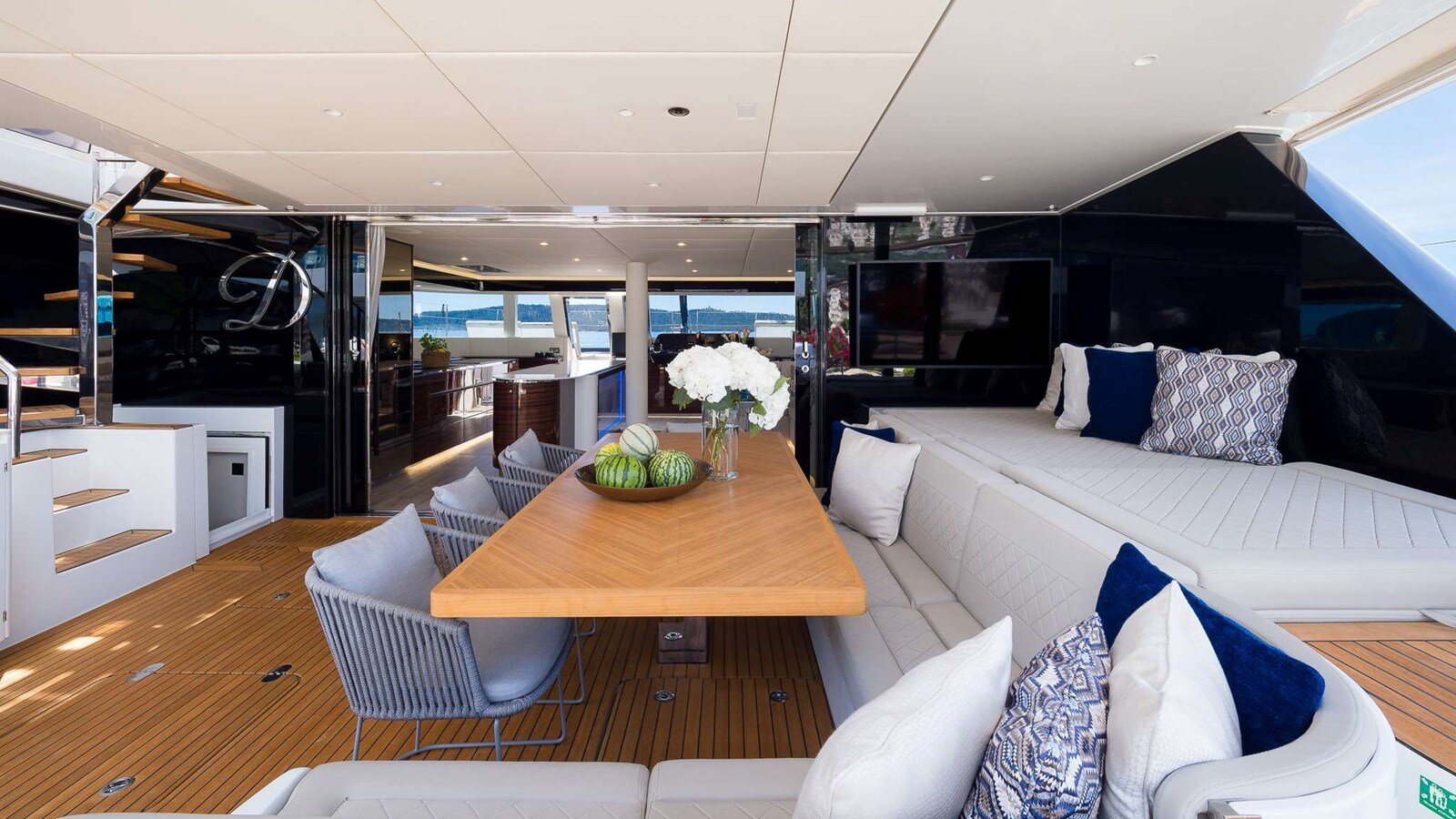 2022-sunreef-yachts-43-8-1a4077