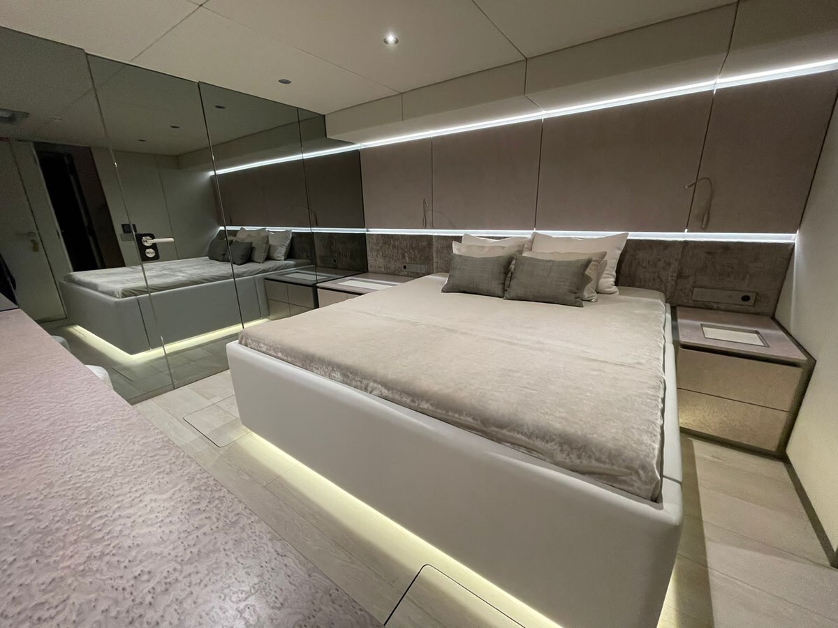 2022-sunreef-yachts-70-7-2467cf