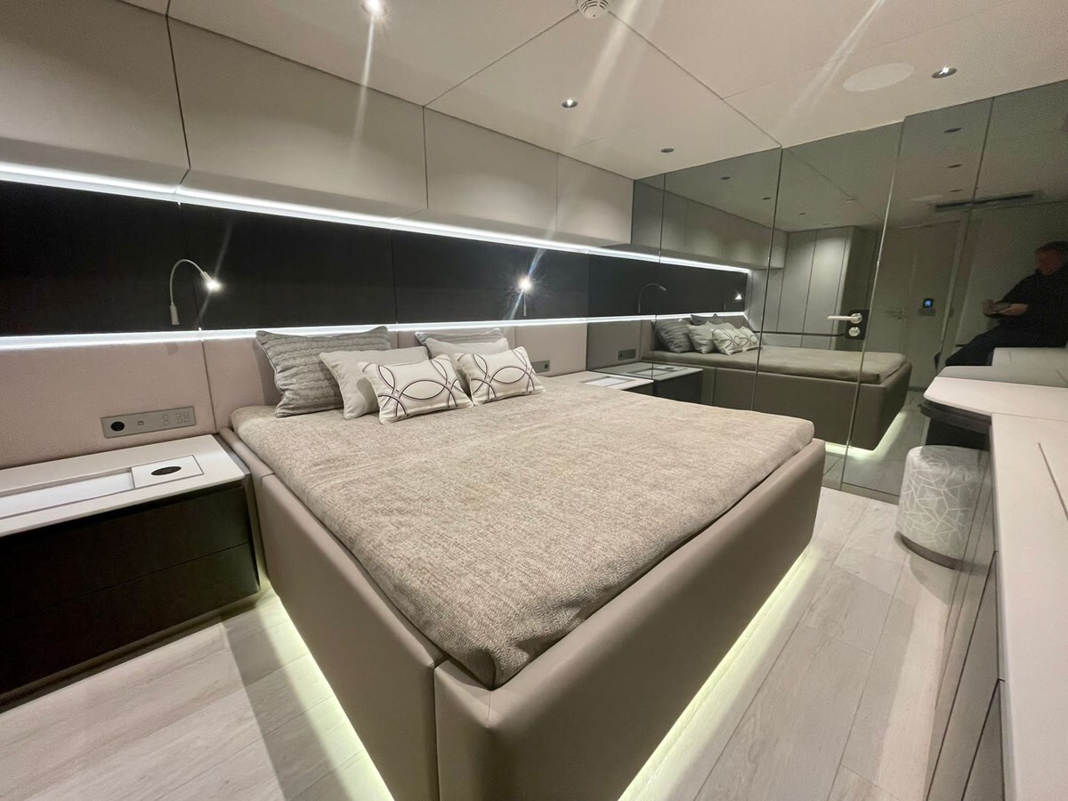 2022 SUNREEF YACHTS 70' 7