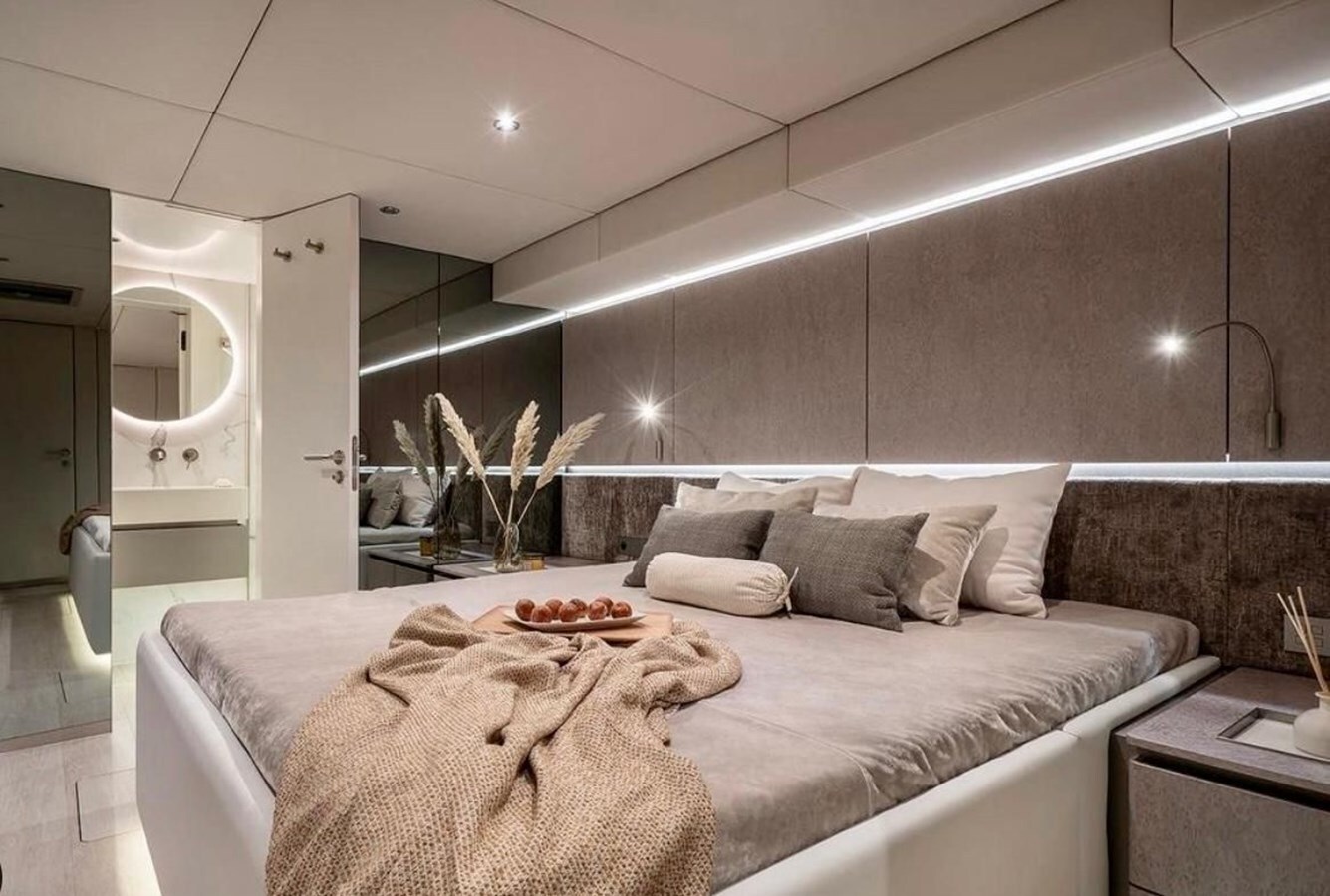 2022 SUNREEF YACHTS 70' 7