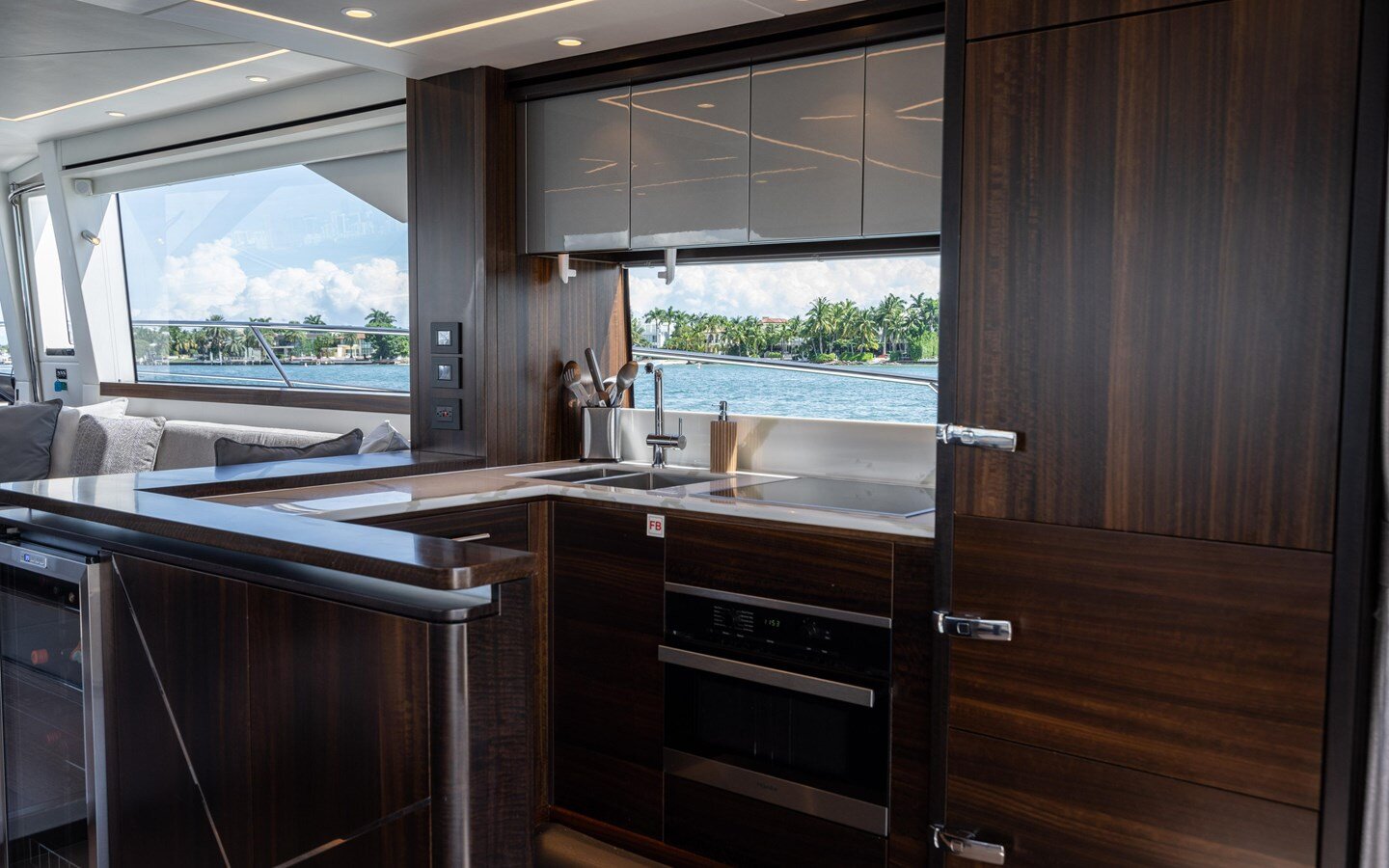 2022-sunseeker-68-d148a2