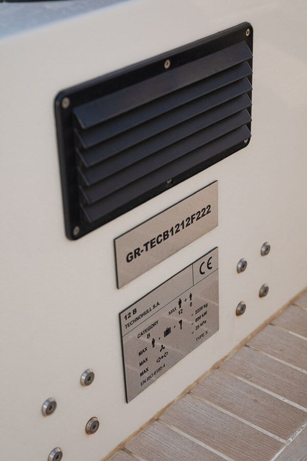 2022-technohull-rib-40-0cff0e