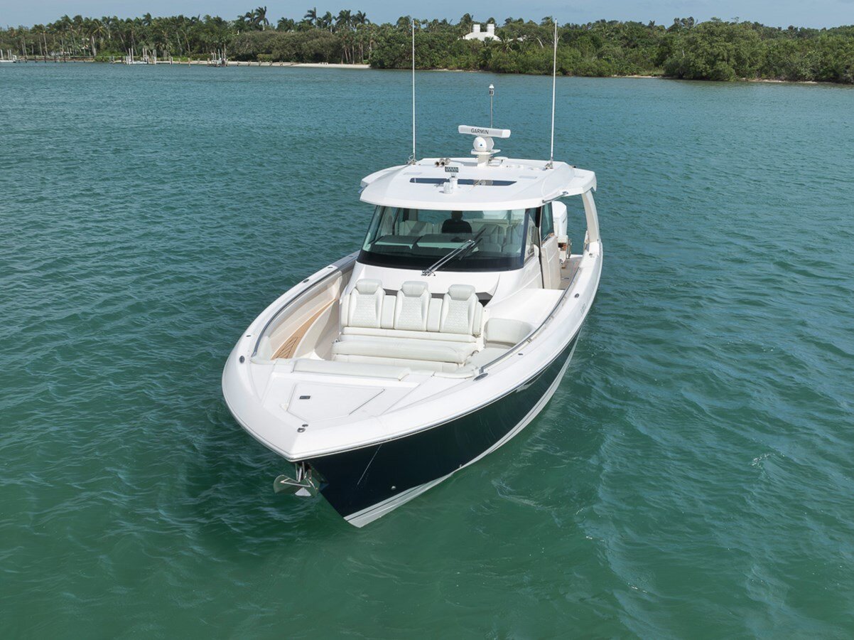 2022-tiara-48-b94140