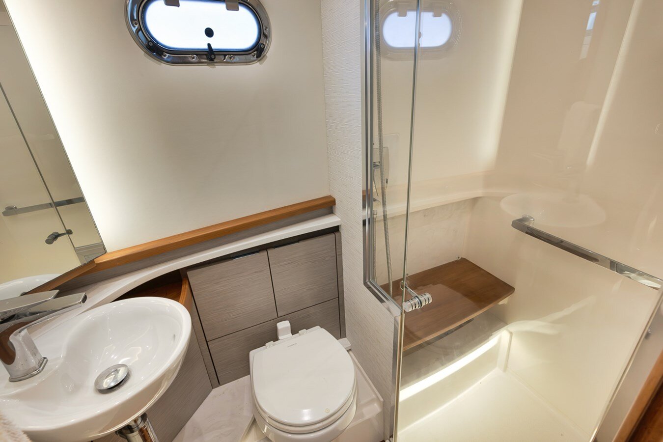 2022-tiara-48-b94140