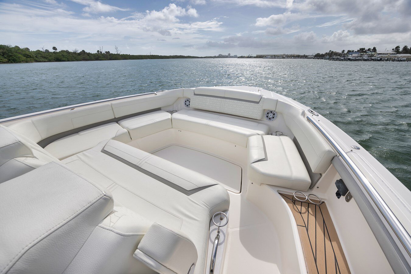 2022-tiara-48-b94140