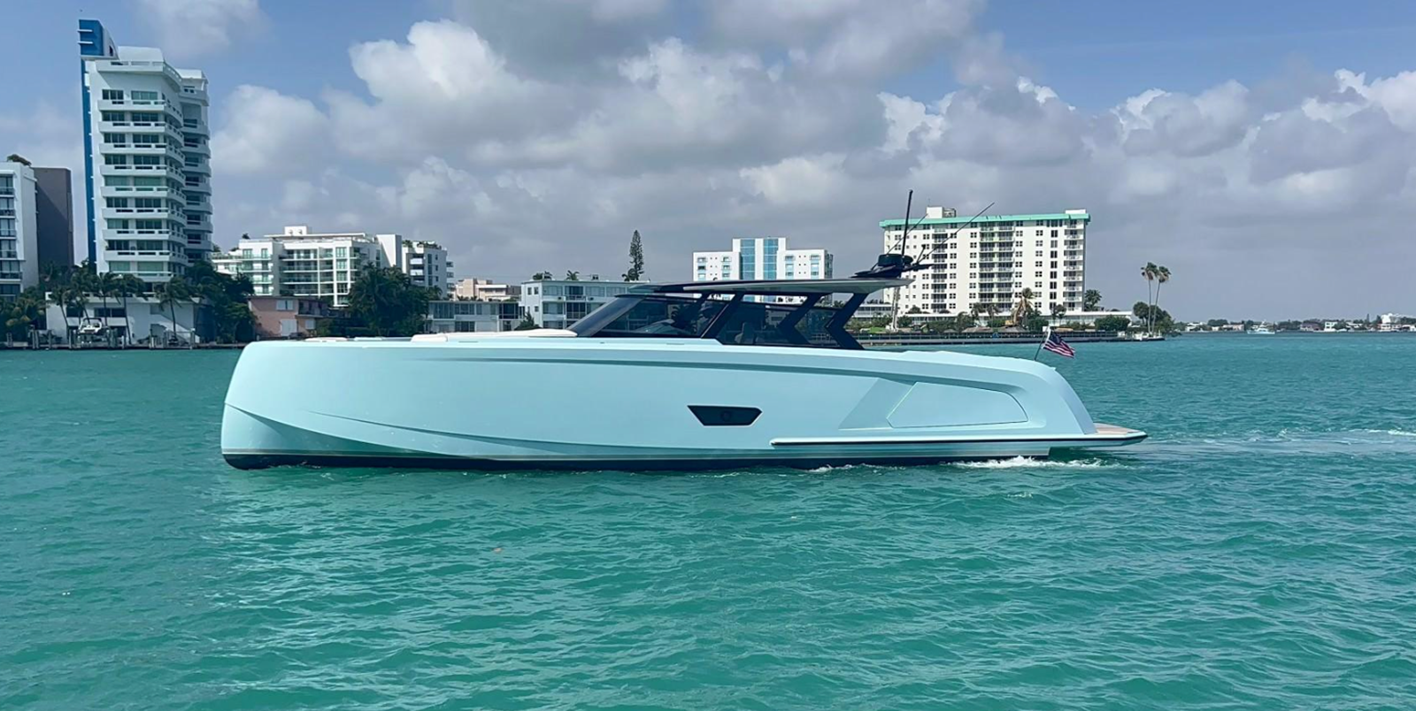 2022-vanquish-yachts-58-cea9b4