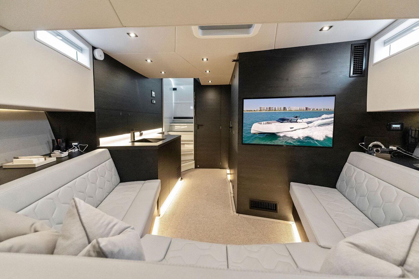 2022 VANQUISH YACHTS 59' 6