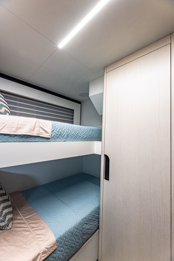 2023-astondoa-66-1-d49d3e