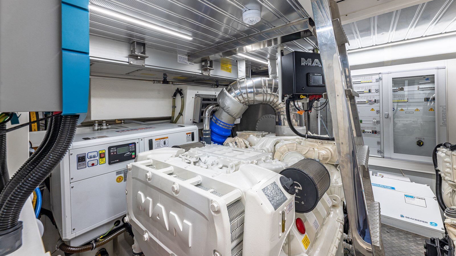 2023-astondoa-66-1-d49d3e