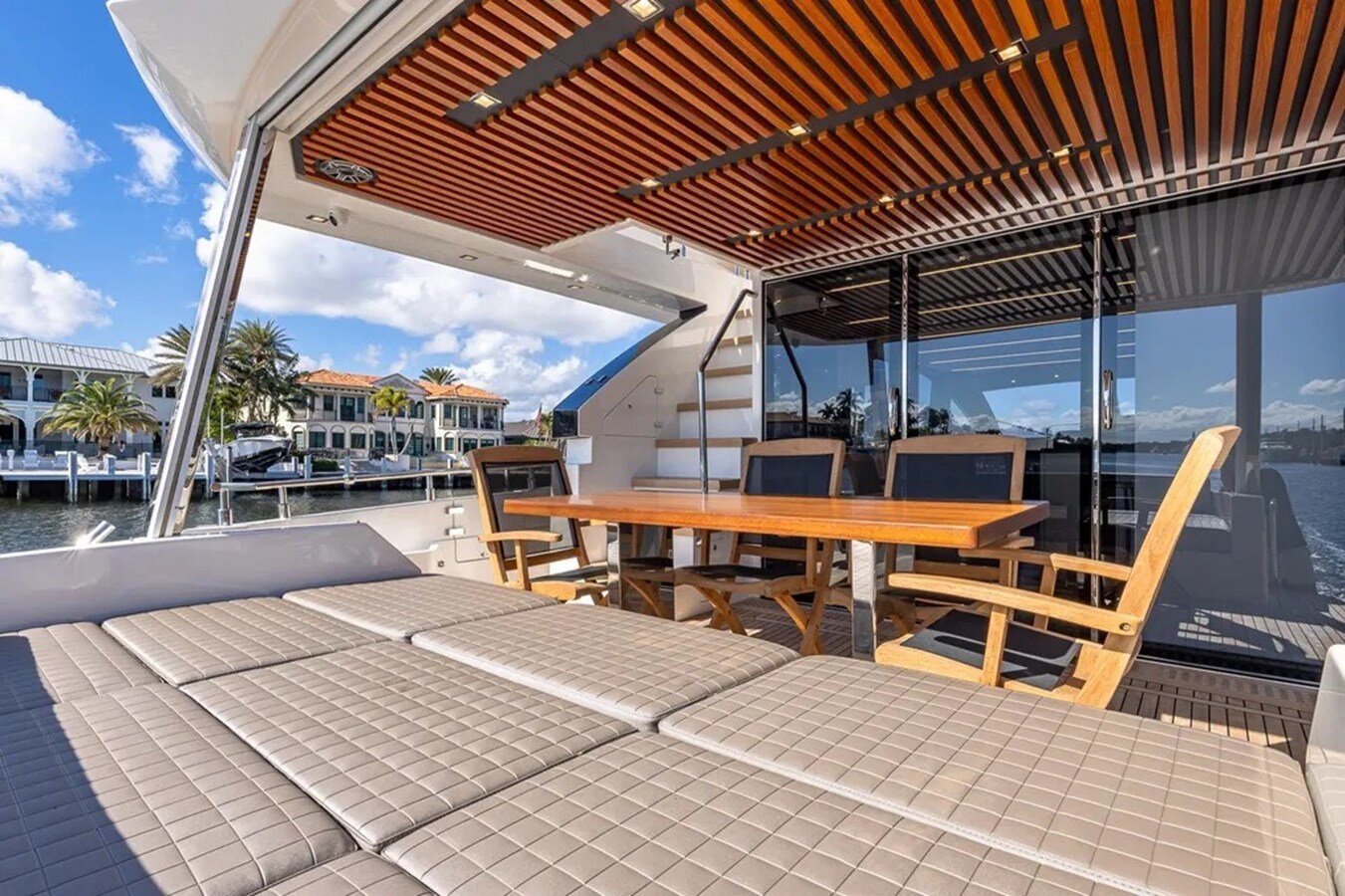 2023-astondoa-66-3d6d37