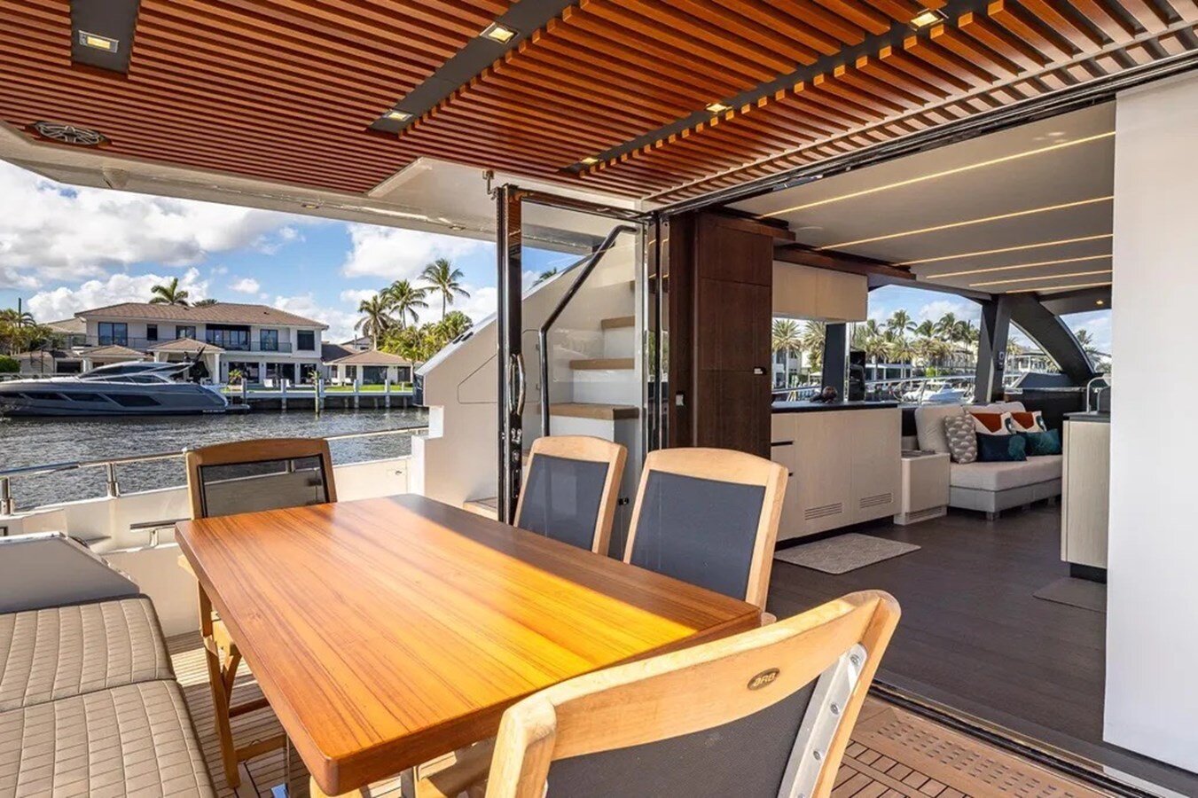 2023-astondoa-66-3d6d37