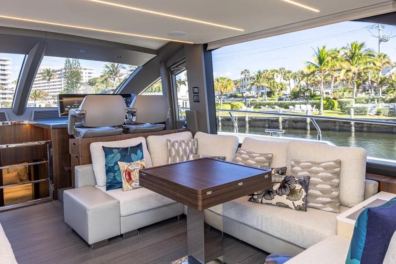 2023-astondoa-66-3d6d37