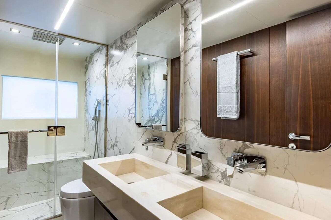 2023-astondoa-66-3d6d37