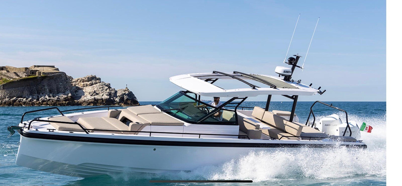 2023-axopar-37-9c6284