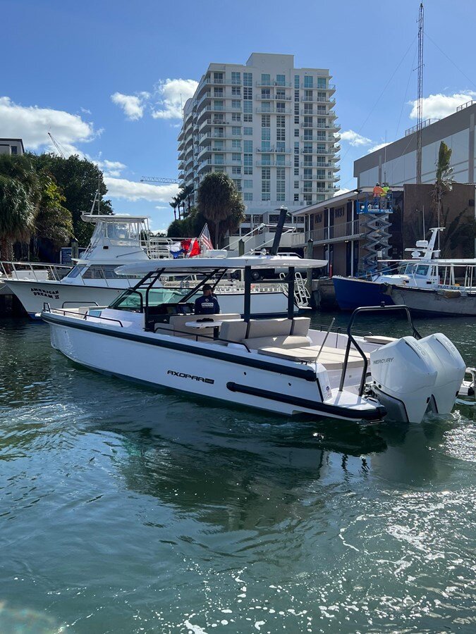 2023-axopar-37-9c6284