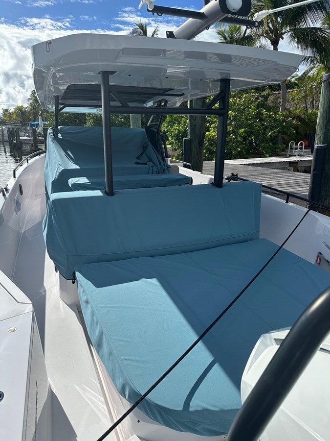 2023-axopar-37-9c6284