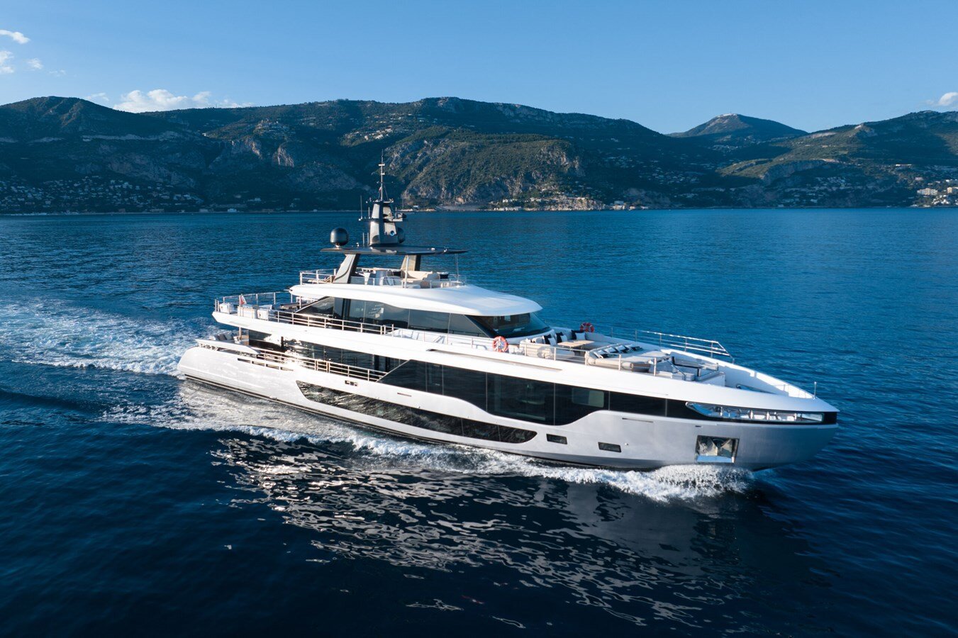 2023-azimut-yachts-115-10-c1cebd