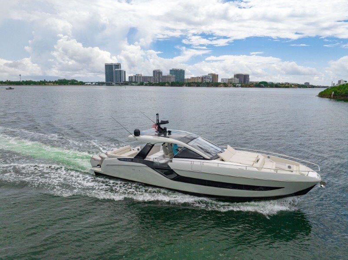 2023-azimut-yachts-47-5eb243