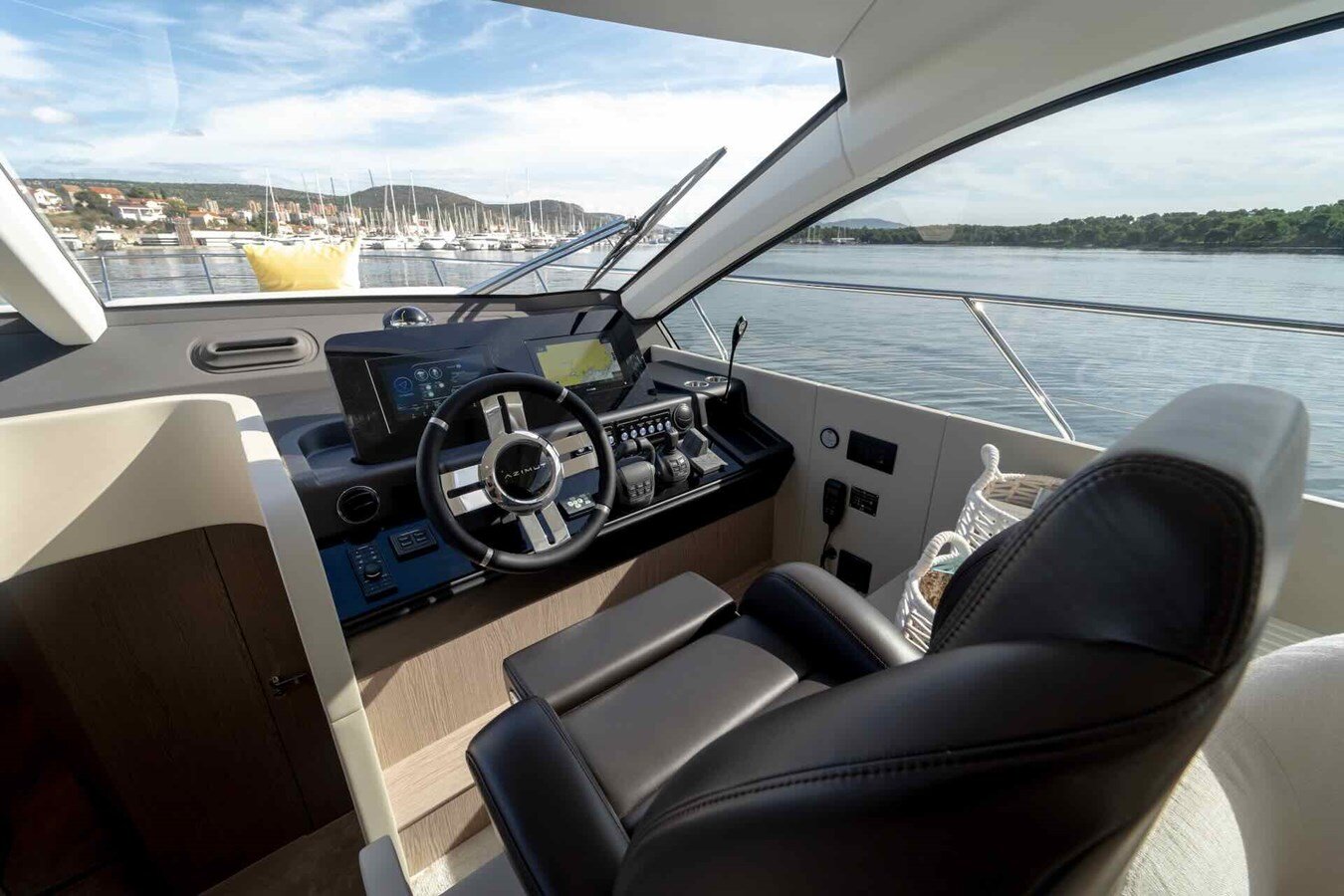 2023 AZIMUT YACHTS 55' 6